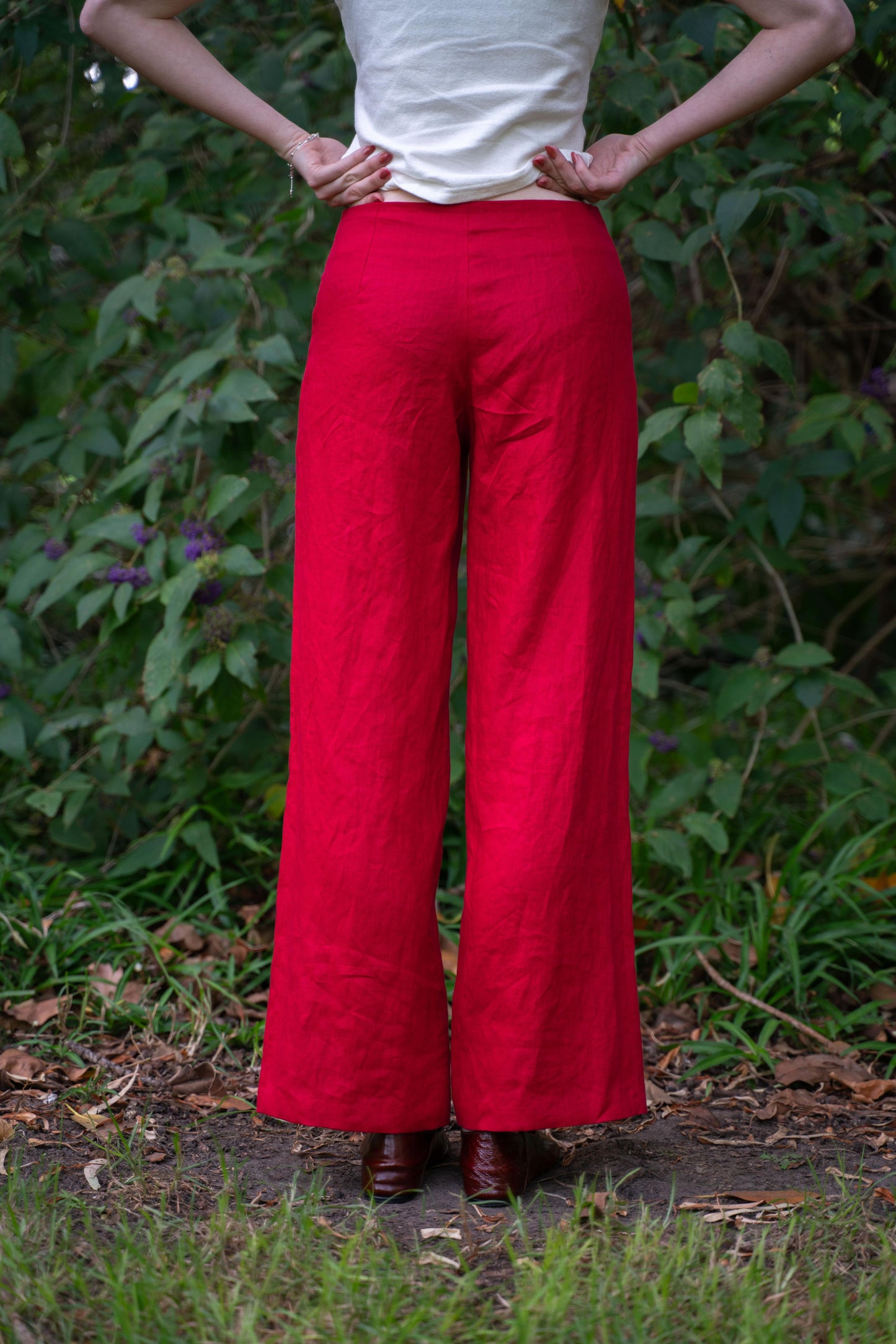 Edie Trouser in Scarlet Linen
