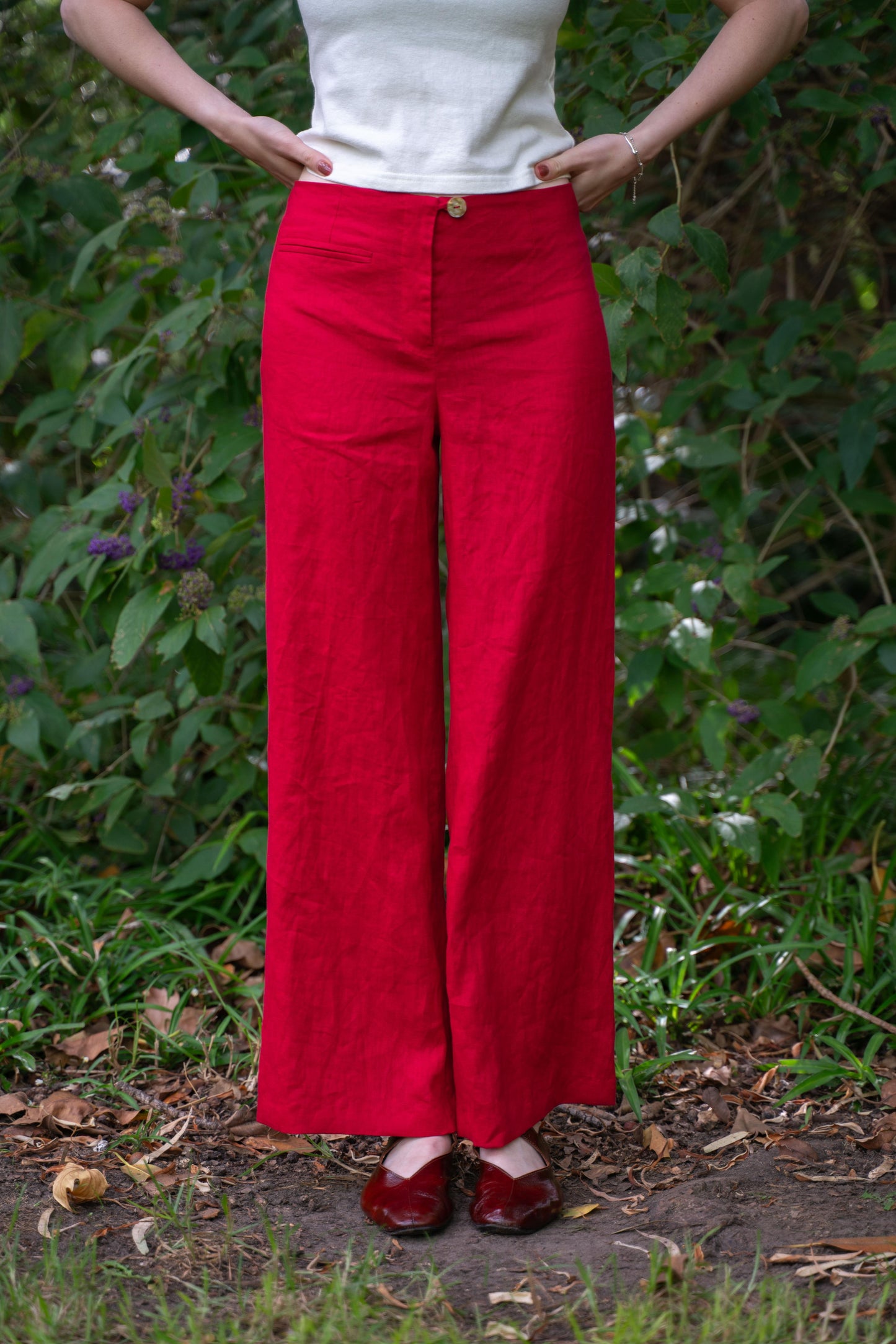 Edie Trouser in Scarlet Linen