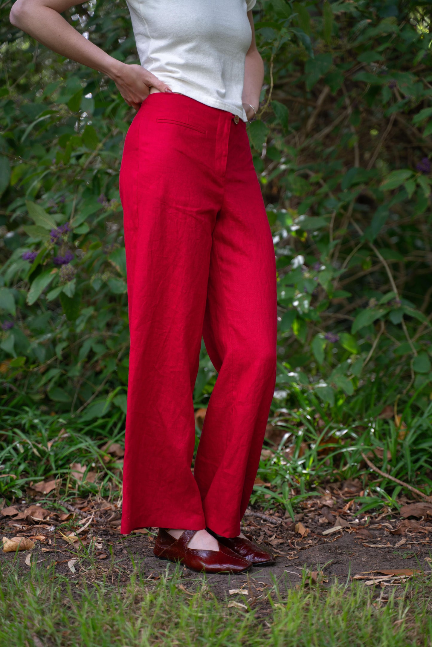 Edie Trouser in Scarlet Linen